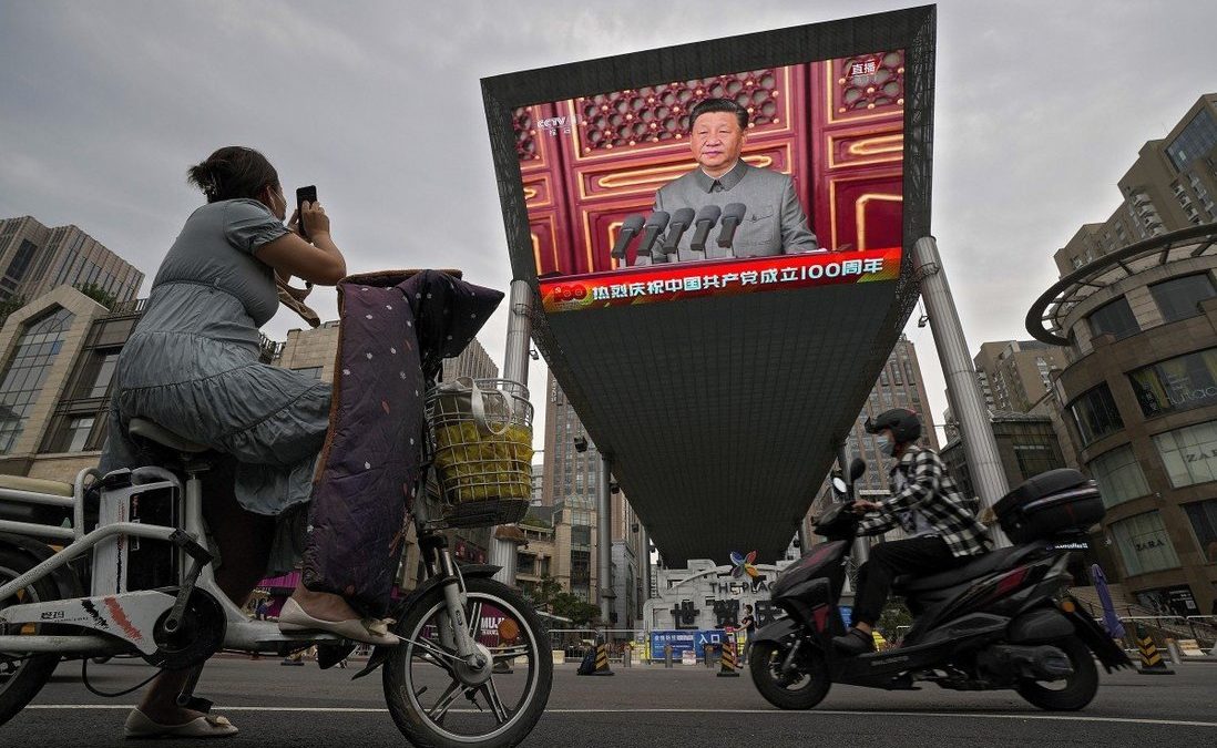 China’s Xi takes dig at U.S. in speech to political parties around world