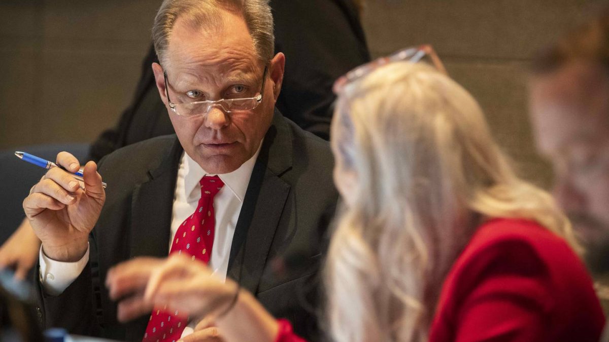 Anchorage Mayor Bronson vetoes Assembly ordinance changing how youth member is picked