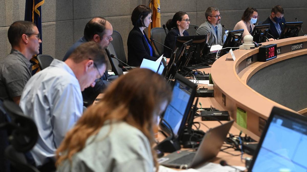 Anchorage Assembly approves measure codifying process to remove a mayor from office