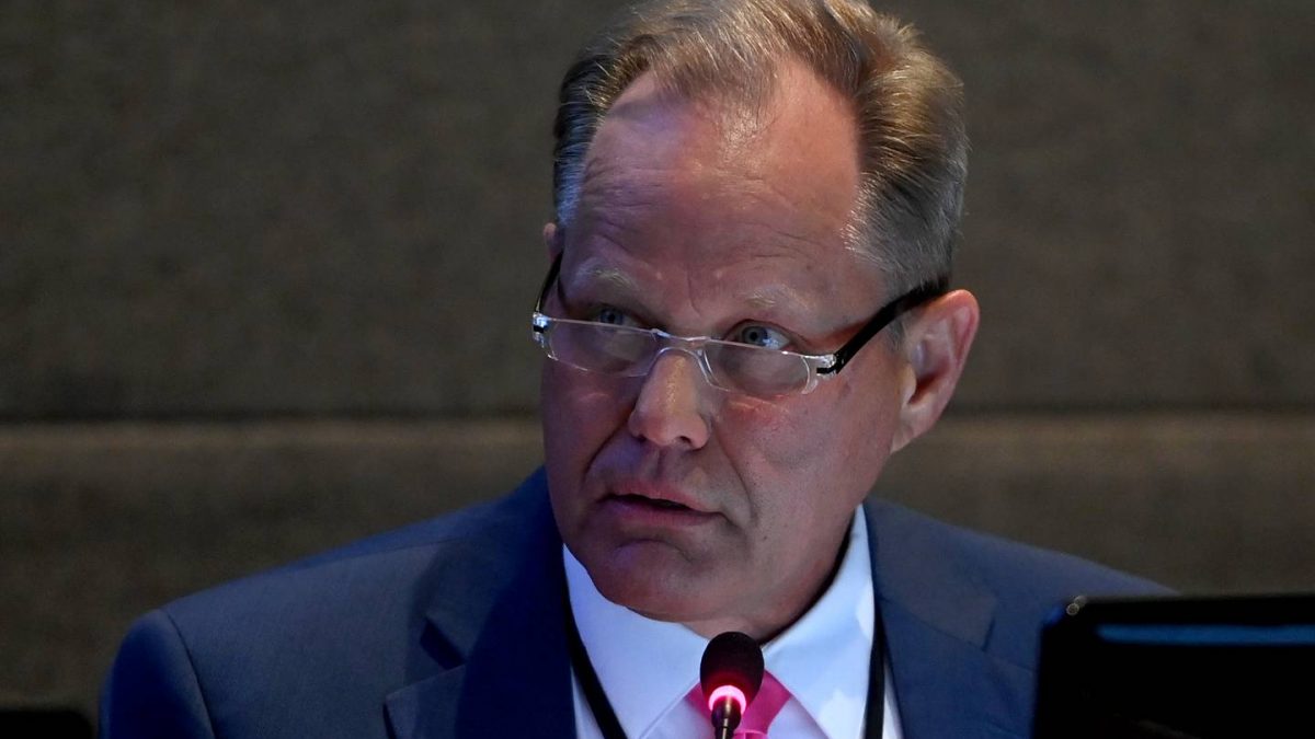 Bronson vetoes ordinance codifying a process for removing an Anchorage mayor