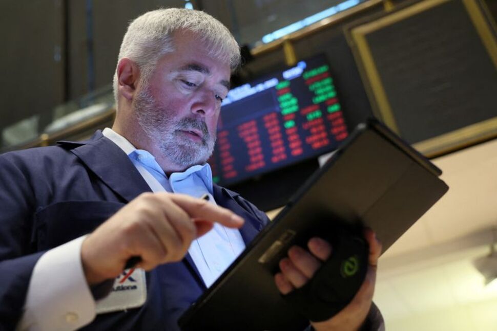 Oil, Treasuries, Gold Prices Jump Amid Mideast Fears