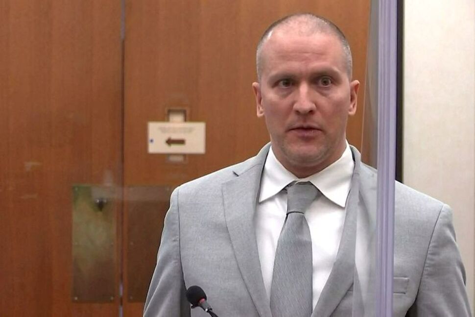 Inmate Charged With Attempted Murder After George Floyd Killer Chauvin Stabbed 22 Times