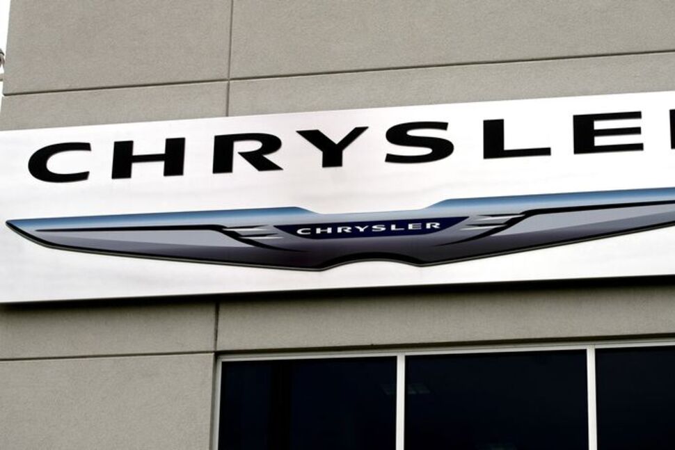 Chrysler to Recall More Than 211,000 Vehicles in US Due to Software Malfunction, NHTSA Says