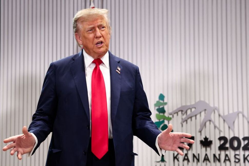 Trump Predicts Iran Will Sign Nuclear Deal