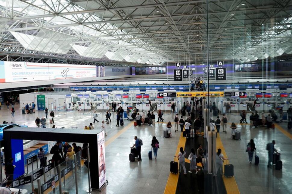 Transatlantic Airfares Slump as Western Europeans Skip US Travel