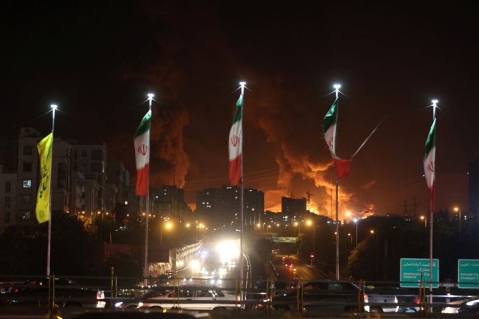 Iran Adapts to Maintain Oil Exports During Conflict, Trackers Say