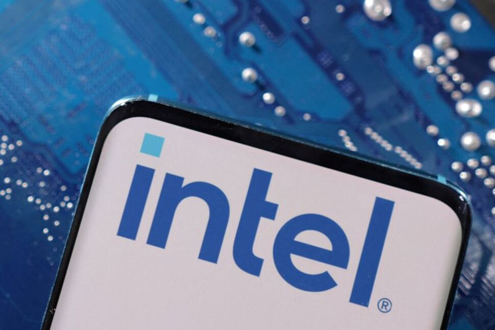 Exclusive-Intel’s Top Strategy Officer to Depart This Month