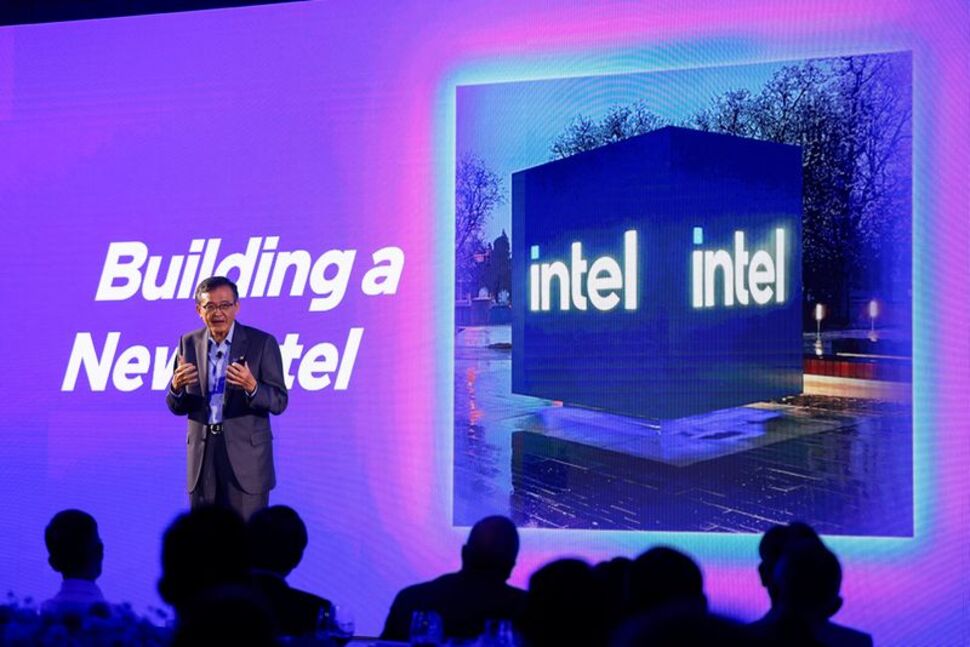Intel’s Chip Contracting Plan in Spotlight on Earnings Day