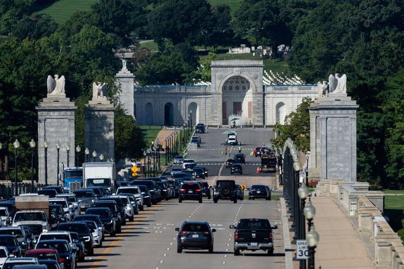 Trump Wants to Use Washington Arch as Military Complex for Drones and Snipers