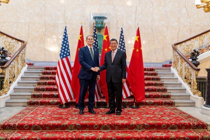 US Treasury’s Bessent and China’s He Launch Talks on AI, Trade and Critical Minerals