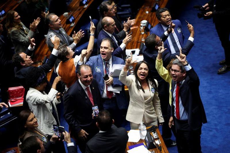 Brazil’s Senate Approves Shorter Workweek in Win for Lula